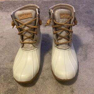 Sperry Saltwater Waterproof Cream Duck Boot, Women’s Size 8